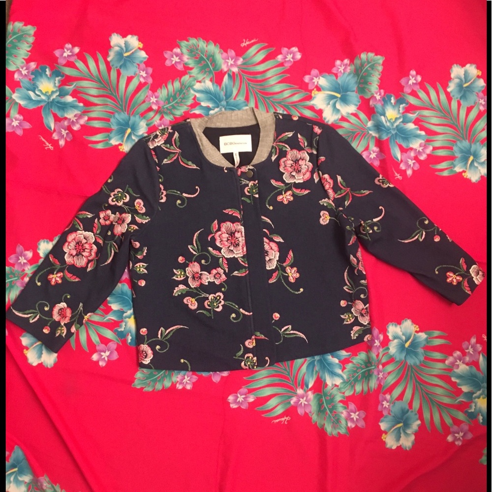 💖 BCBGeneration Pretty Floral Jacket Girls Medium. NWOT